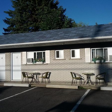 Motel Montgolfiere Jp Saint-Jean-sur-Richelieu Eksteriør bilde