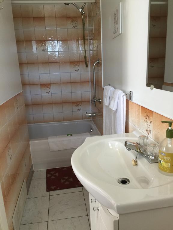 Motel Montgolfiere Jp Saint-Jean-sur-Richelieu Eksteriør bilde