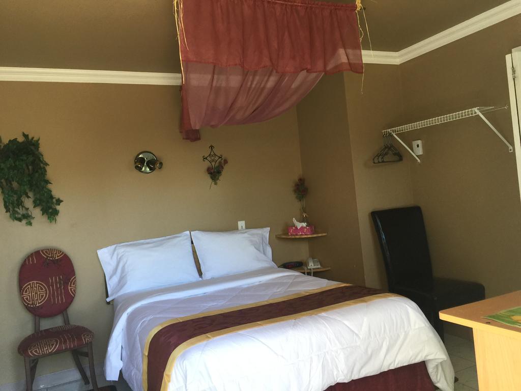 Motel Montgolfiere Jp Saint-Jean-sur-Richelieu Eksteriør bilde
